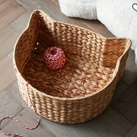Pottery Barn Woven Cat-Shaped Seagrass Basket in Natural Brown - Picture 1 of 3
